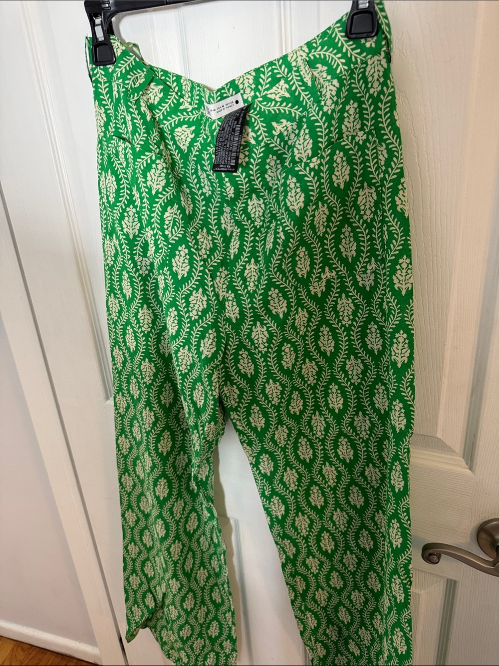 Zara Green and Cream Botanical Print Pants